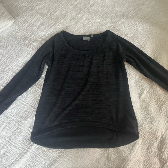 Women’s grey Athleta sweatshirt size medium - Picture 1 of 3